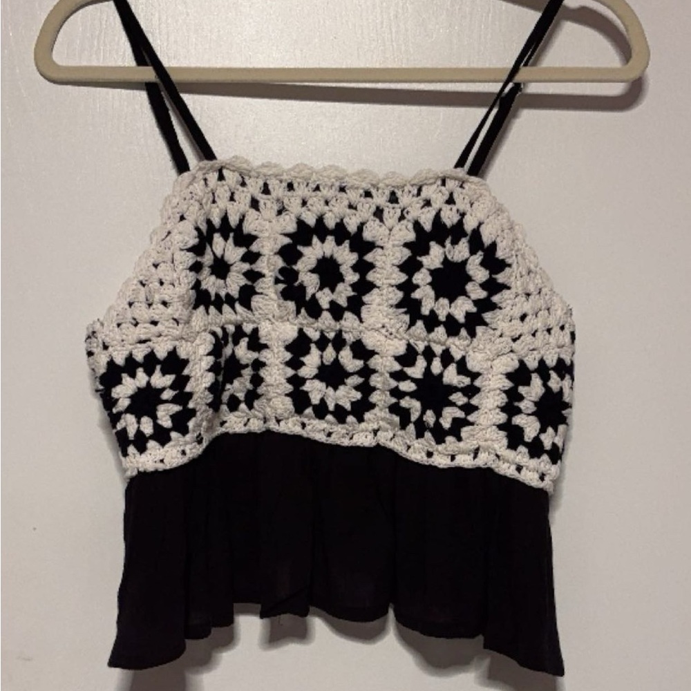 White and black crochet tank top, with flowy bottom. Spaghetti straps.